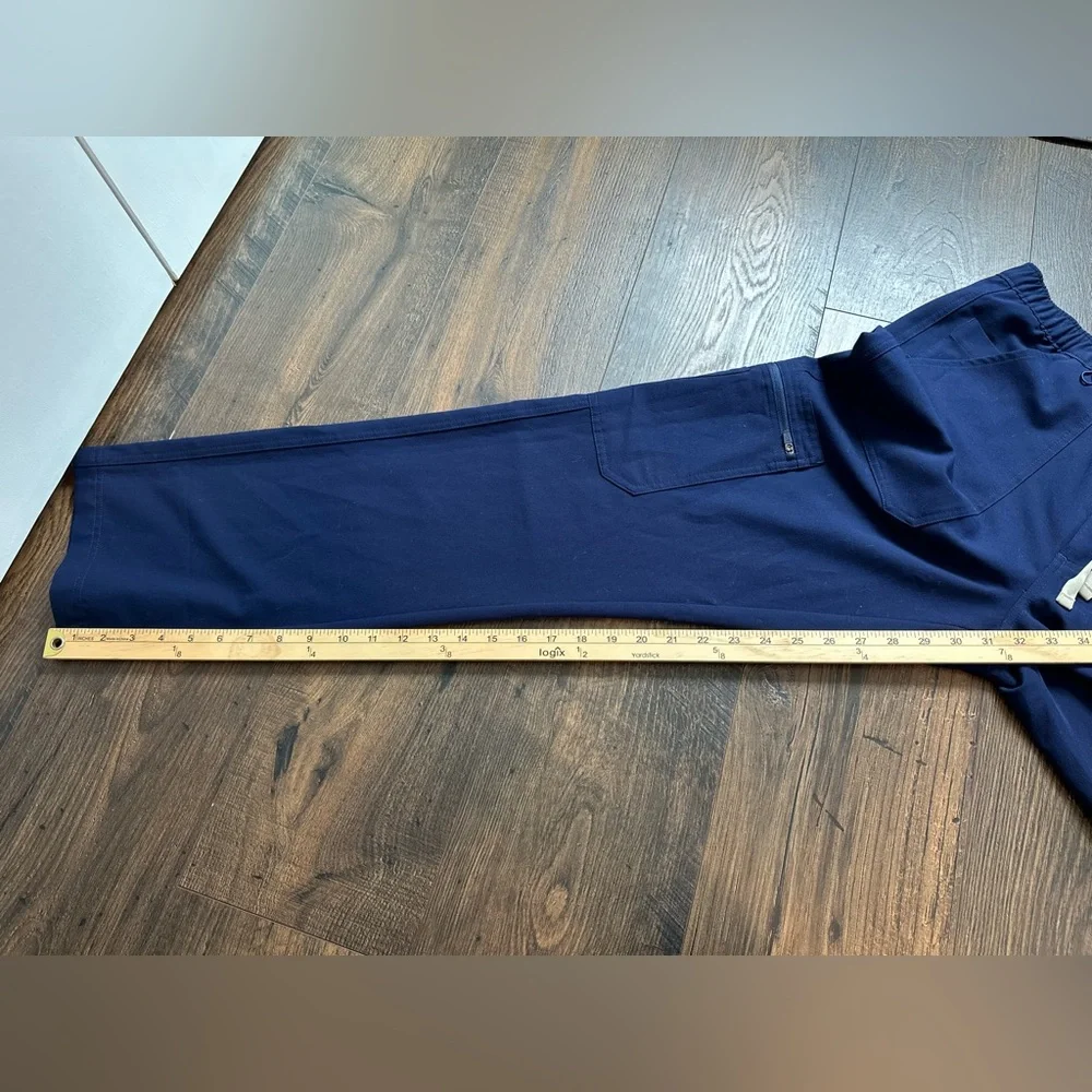 Figs Men’s Cairo Cargo Scrub Pants Navy Blue Size Medium